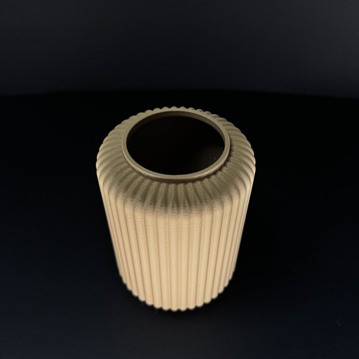 Beige Harmony Vase – Minimalist Vertical Design