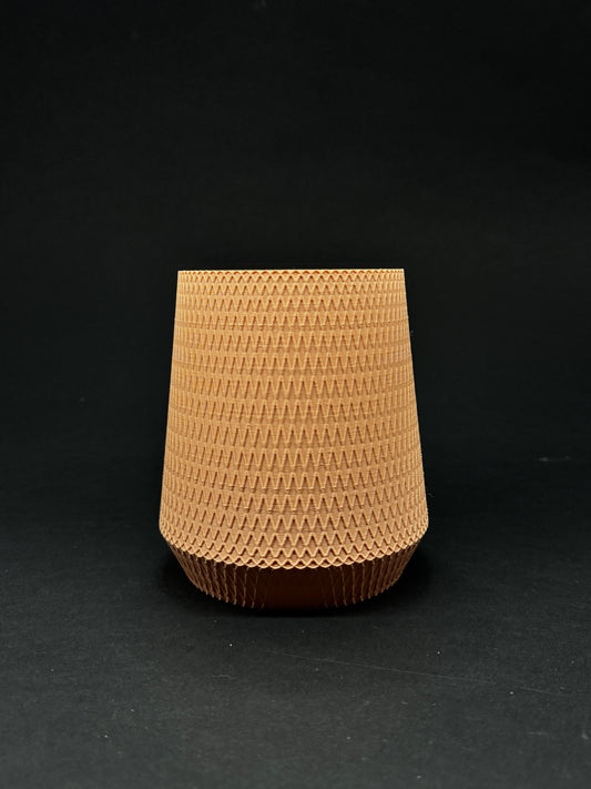 Vază cu nisip de deșert – Eleganță geometrică 3D