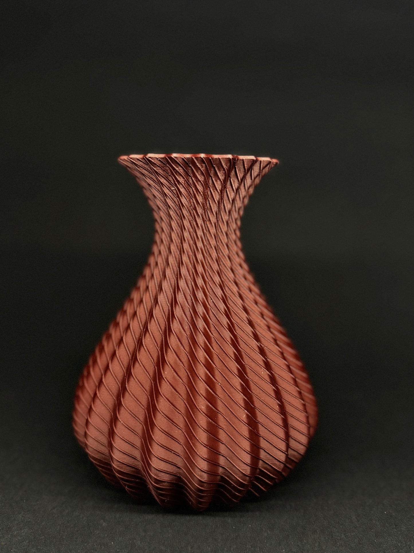 Vază Bordeaux Wave – Design Fluid